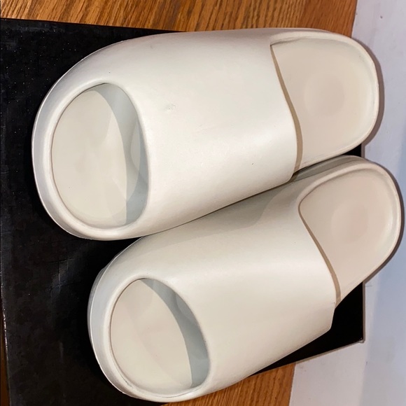 Slides - Picture 3 of 4